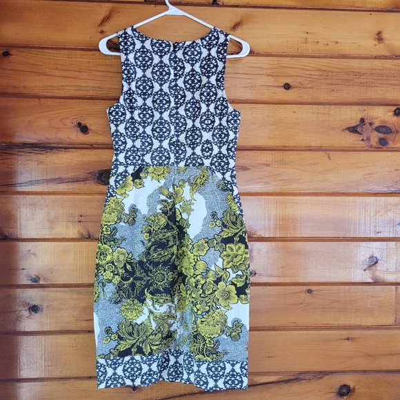 Beautiful print dress - Picture 4 of 6